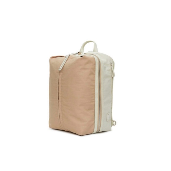 NEW Caraa Studio Backpack Medium in Sand Linen - Picture 2 of 9